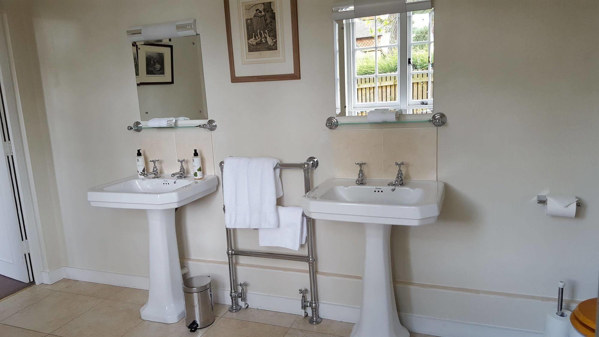 The Royal Oak, Yattendon Frilsham Ngoại thất bức ảnh