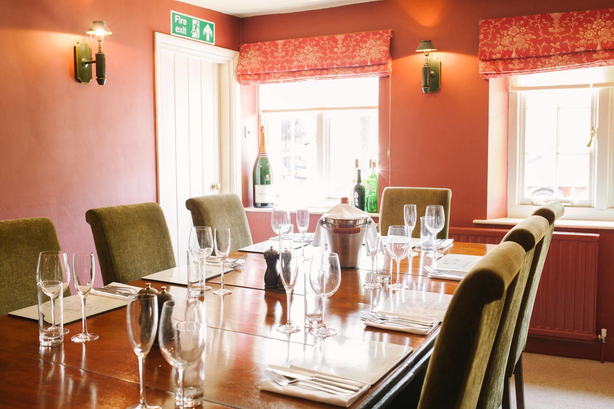 The Royal Oak, Yattendon Frilsham Ngoại thất bức ảnh